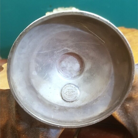 Vintage Cromwell Plate Co. Candlestick Boy Holding Hoop & Laurels 6.5" - Picture 5 of 7